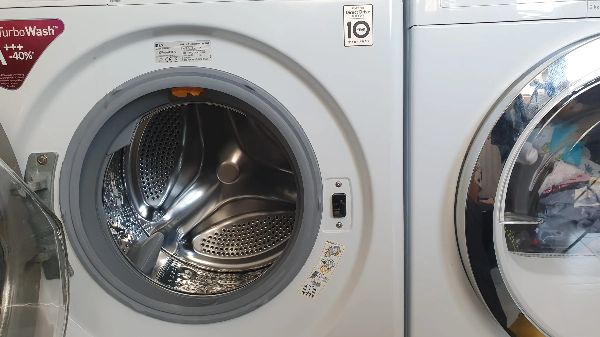 Pralka brudzi ubrania? Poznaj przyczyny i skuteczne rozwiązania