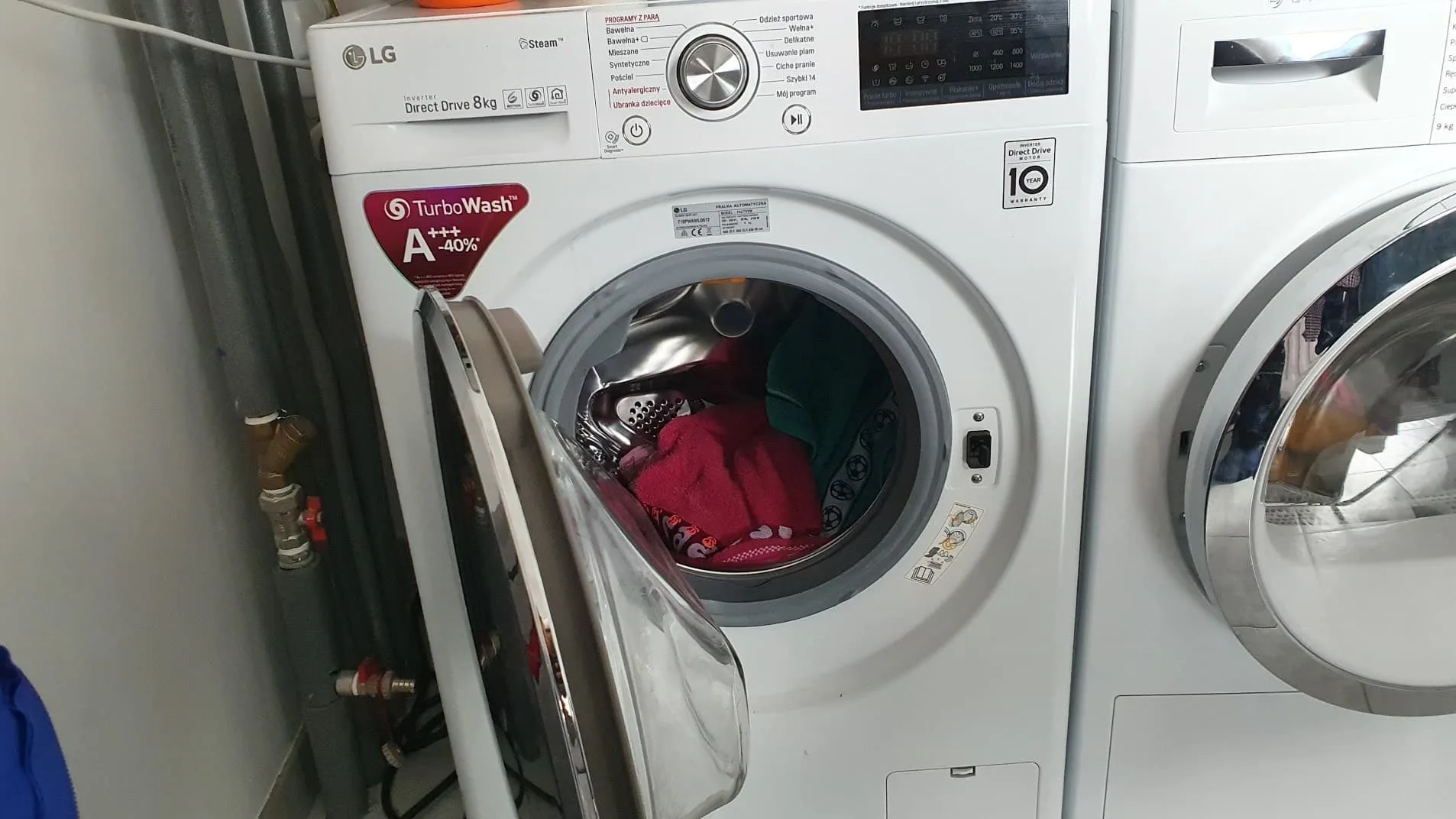 Dlaczego pranie jest gorące po wyjęciu z pralki? Przyczyny i rozwiązania